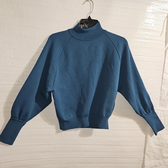 United Tokyo BlueTeal Sweater - Picture 2 of 10